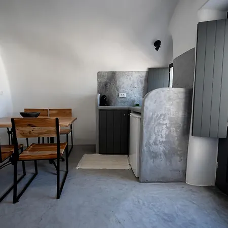Lotza * Oia (Santorini)